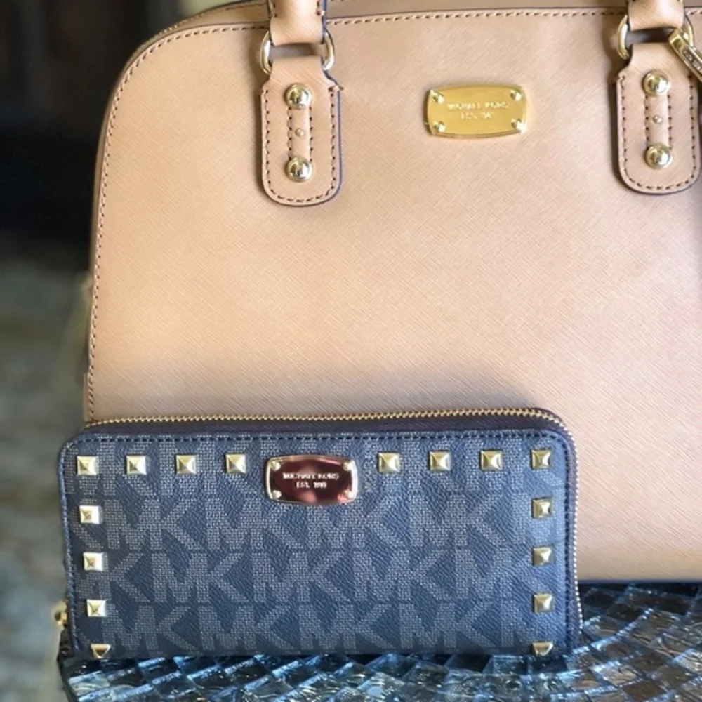Michael Kors Large saffiano leather satchel+wallet
